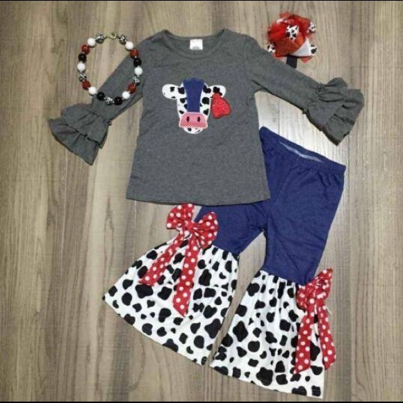 Other - Luxury Embroidered farm girl cow 🐄 🐮cute outfit